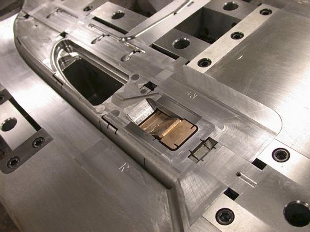 When acquired high-speed, 5-axis machines, the NC programming software proved to be difficult to operate and to customize to better address its specific requirements for speed and efficiency.