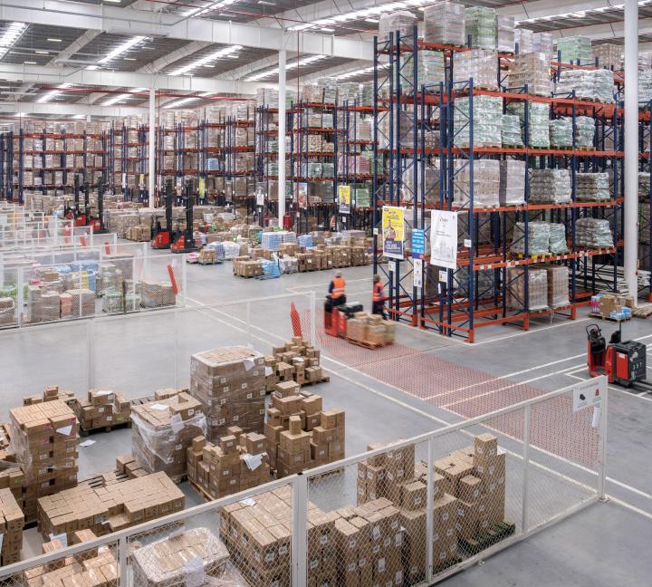 Advantages for Unilever - High storage capacity: the pallet racks have a 15,055-pallet storage capacity.