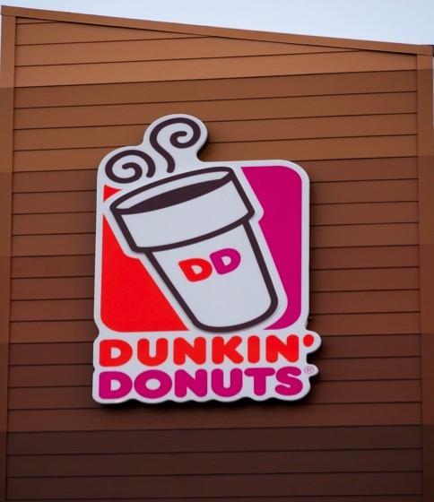 Expecting to finish 2017 as one of the fastest growing QSRs in U.S. by unit count DUNKIN DONUTS U.S. NET DEVELOPMENT 371 405 430 1 415 1 291 2012 2013 2014 2015 2016 4.
