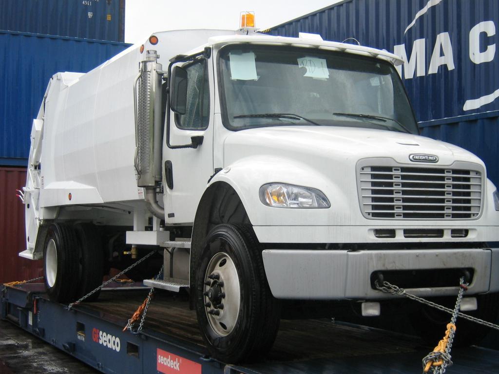 Freightliner Refuse Compactor Trucks to ensure better