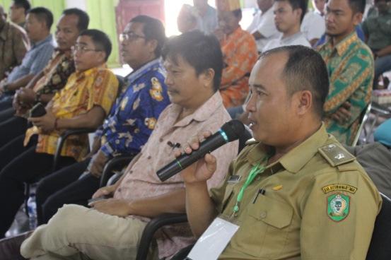 Agro Wana Lestari (AWL) on March 1 st 2018 These sessions provided information for local stakeholders, including community leaders, smallholders s