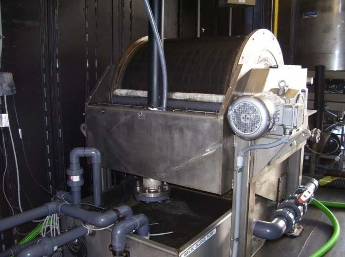 Figure 2. The shear mill separates the magnetite Figure 3. The magnetic recovery drum ballast from the floc.
