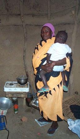 Case Study Clean cooking Darfur Low Smoke Stoves Project, Sudan The project objectives are to: > > Reduce greenhouse gas emissions associated with burning non-renewable biomass in a resource-deprived