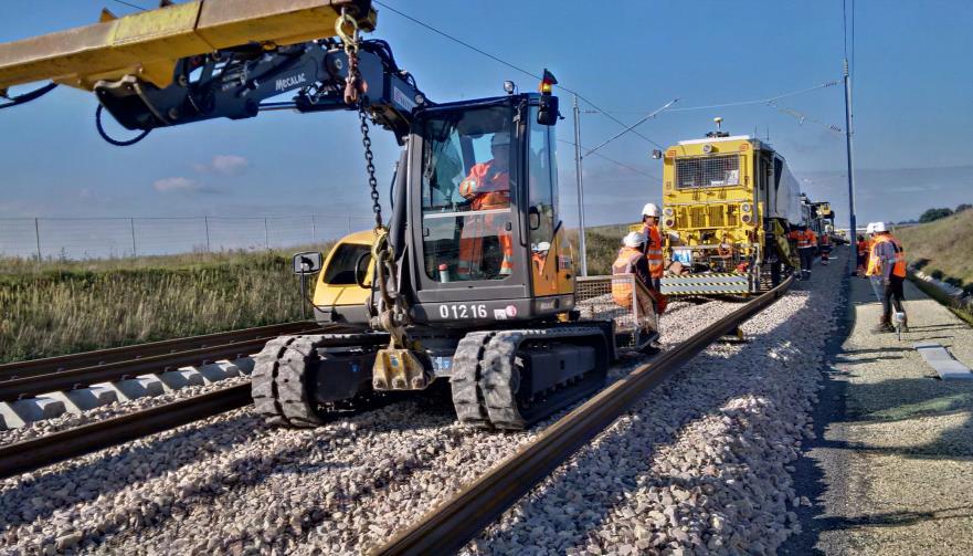 HSL Context Ballasted tracks Construction pace (>1000 meters per day) Easy alignment modifications Low