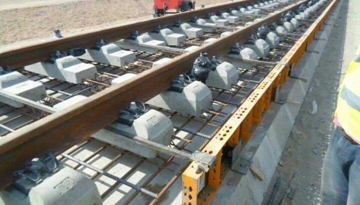 life-span below 25 years Low availability Concrete tracks Low maintenance Long life duration High