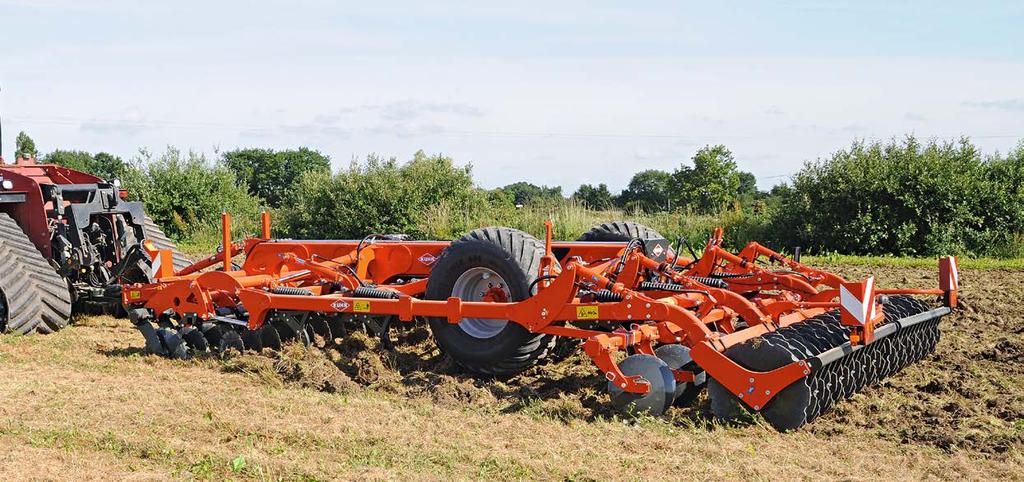 SURFACE STUBBLE CULTIVATION AND SOIL LOOSENING IN ONE PASSAGE 7-10 cm 20 to 35 cm 60 to 80 hp/m Your land requires deep restructuring work without excessive disturbance Mount a 50 mm width loosening