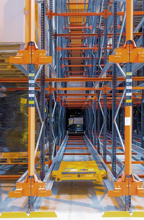 Cell 2: the Pallet Shuttle system With a storage capacity for 14,400 pallets of 1,200 x 800 x 1,600 mm and a maximum weight of 350 kg each, this cell is composed of eight blocks of 10.