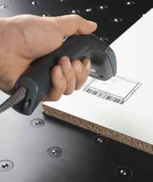 package. The scanner will show whether an offcut in the store is still available or already reserved. The operator scans the label using the scanner.