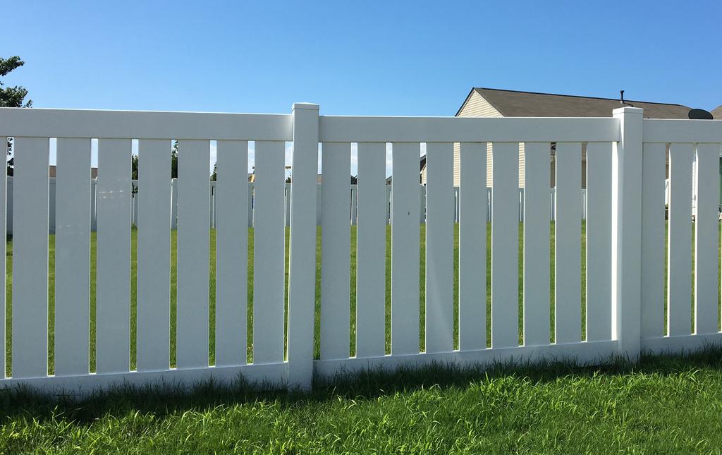 APPENDIX Fencing Styles White Vinyl Semi-Privacy Fence (This style fence is allowed in Creekshire Village, but not in Creekshire Estates) The photo above represents an acceptable style of fence, but