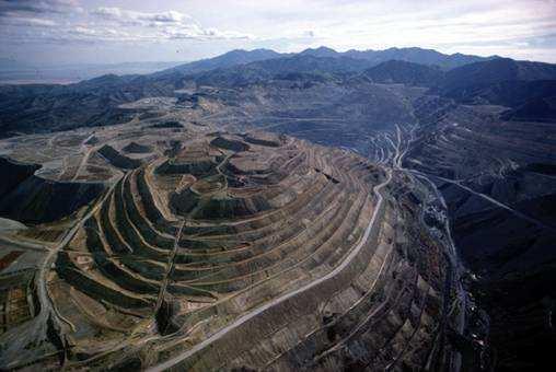 Open-Pit Copper Mine, Utah Source: http://encarta.msn.