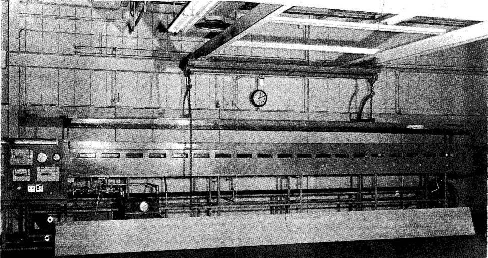 Figure 1.--Twenty-five-foot tunnel furnace, ASTM E 84-68, at Underwriters' Laboratories, Inc. On floor in front of furnace is typical 25-foot- long specimen. M 136 807 Figure 2.