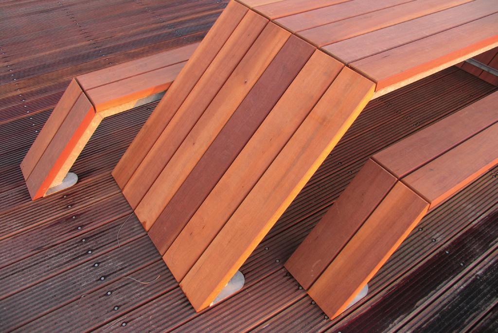 Vinyl Ester Based Self- Crosslinkable Core /Shell Polymers Enable the Development of Wood Coatings With A Superior Durability And Weathering Resistance.