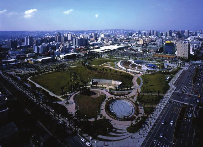2 Advances in Meteorology Figure 1: Photograph of investigated Wen-Xin Park in Taichung, Taiwan.
