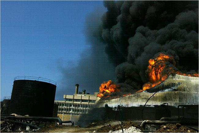 2006 War - Biggest oil spill in Eastern