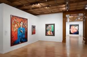 Sheriff s spouse is an owner of an art gallery.