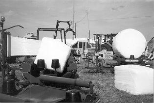 Individual wrapping is generally performed by machinery that rotates the bale on a turntable.