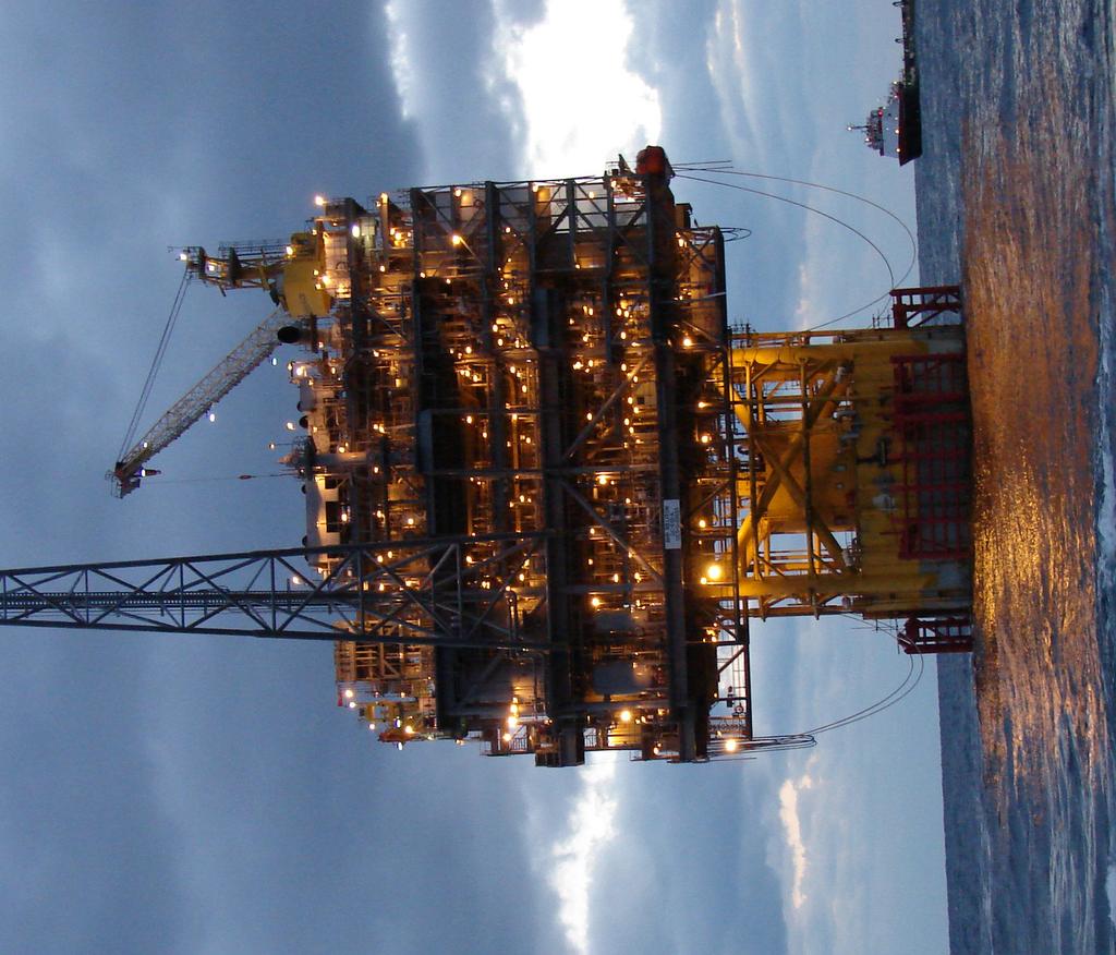 regulatory compliance, SCR (Steel Catenary Risers) performance and reliability. WHY SBM OFFSHORE?