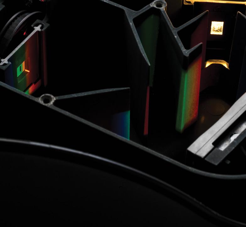 Advanced Split beam Optical System In a spectrophotometer the optical system is the heart of the instrument.