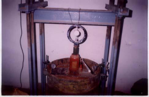 Fig.4.1: Direct Shear Test Apparatus Fig.4.2: California Bearing Ratio Test Apparatus 4.