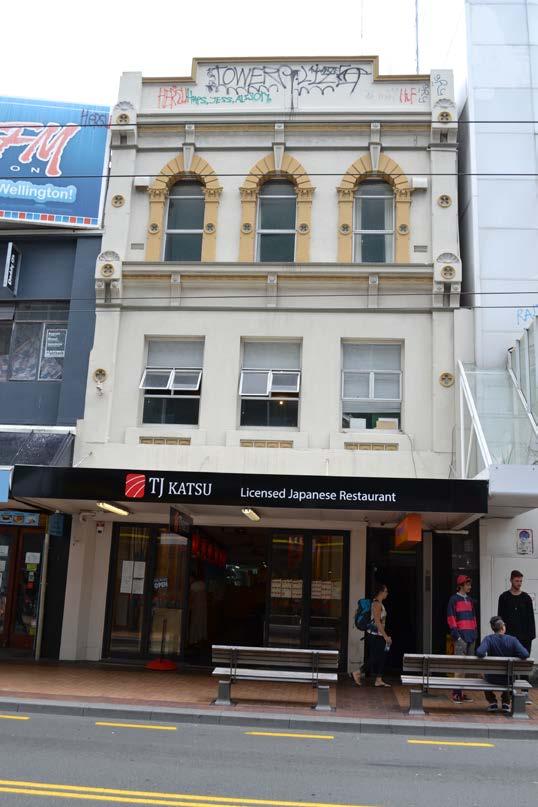 Commercial Building 88 Manners Street Summary of heritage significance Photo: Charles Collins, 2015 This building is a good example of an Edwardian commercial building with a well proportioned façade