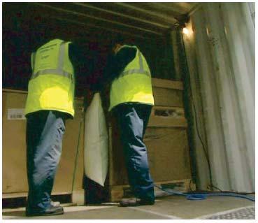 Gap-filling using airbags Gaps between packages may be filled using air bags These are quick and