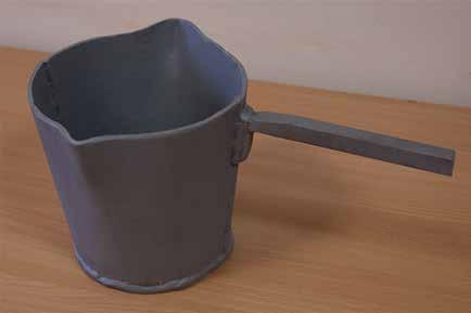 Transport ladle for non-ferrous metals K2Ral25 (for two persons using) Foundry equipment for transportation and pouring of liquid non-ferrous metals and alloys (aluminium, copper, zinc and lead based