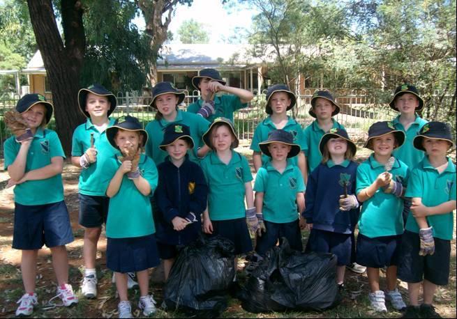 Caragabal Public School Environmental Management Plan Vision: The students and staff of Caragabal Public School look after our school and local environment and the animals that use it.