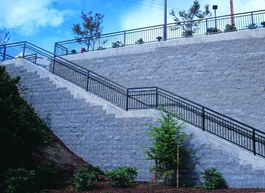 MESA STEPS & STAIRS There are a variety of options when it comes to designing and installing steps in conjunction with a Mesa Wall.