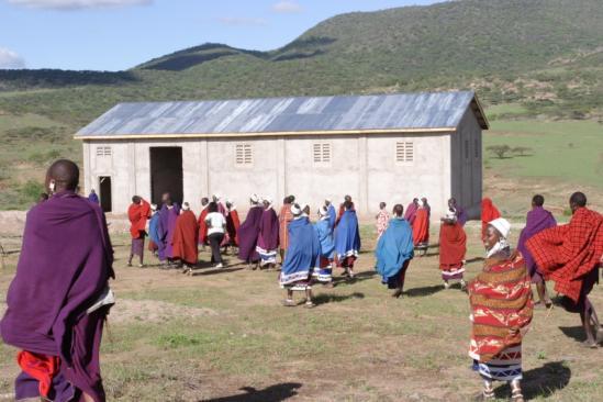 TANZANIA Oxfam is supporting the village community of Piyaya to develop a grain bank.