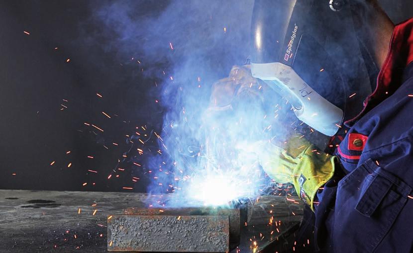 Health risks when inhaling welding fume and gases Source: Keep welding fume out of your body (2002) Fume/Dust Possible immediate effects Possible long-term effects Welding fume (general) Hoarseness,