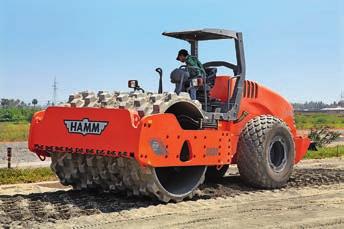 Subsequent compaction with the Hamm 311 Compactor. This 11-t compactor was designed specifically for the Indian market and is manufactured by Wirtgen India in Pune.