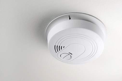 6.7.1 - SMOKE DETECTORS: DEFECTIVE Safety Hazard and/or Requires Immediate Attention Smoke detector is connected, but not functioning properly. Recommend replacement.