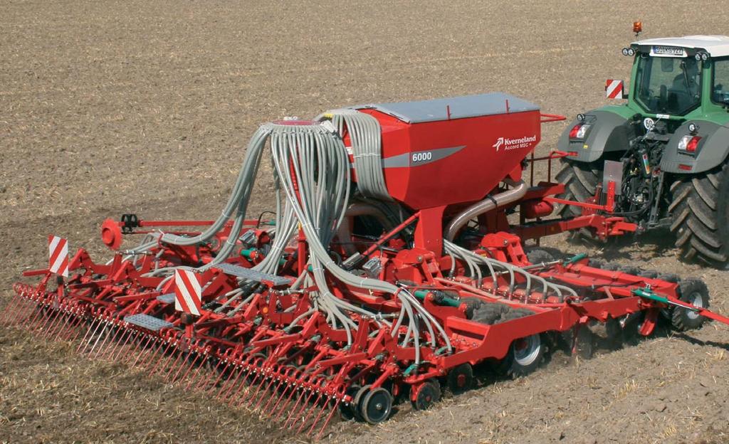 MSC + - Soil cultivation, fertilizing and seeding Two hoppers for more versatility The design of the