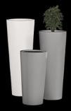 Vases in resin reinforced with