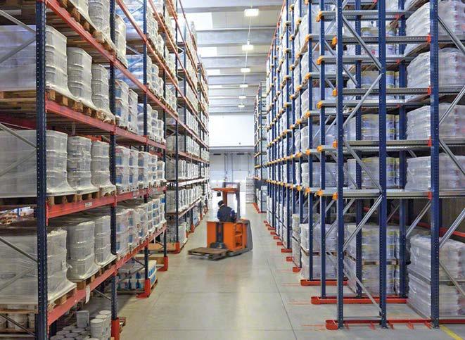 Conventional pallet racking and drive-in systems are usually combined in a