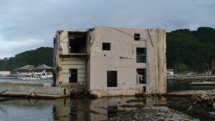 In general reinforced concrete buildings did not collapse however under certain conditions the tsunami action caused the overturning and even the translation of building from its original location.