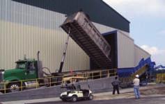 Centralising Head Chute The Parallel Head Chute eliminates risk of bridging and blockage when