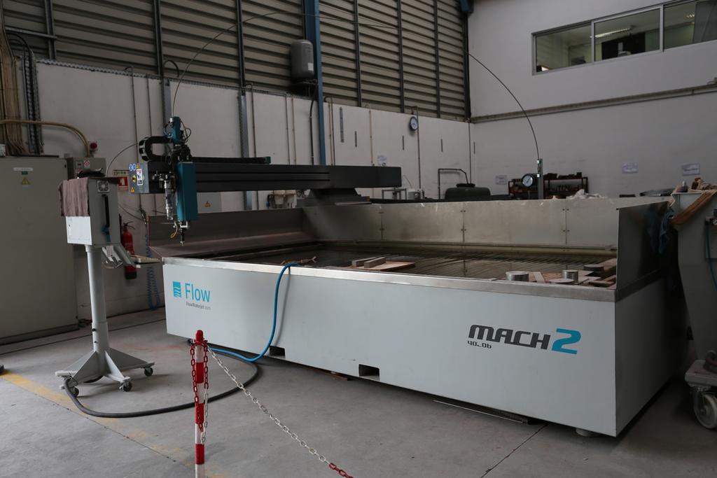 4380Kg MACHINE CUT WATER FLOW MACH 2 Machining: all kinds of materials, ferrous and