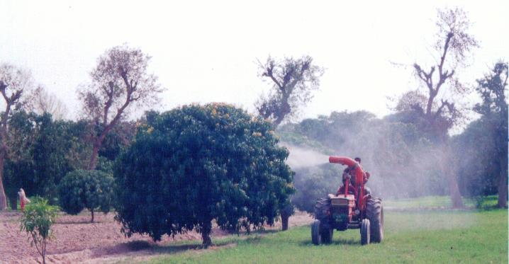 Orchard Sprayer (Cannon Type) The air stream assists in breaking up the liquid into small particles, acts as a diluents to prevent the drops from coalescing and serves as the vehicle to carry these