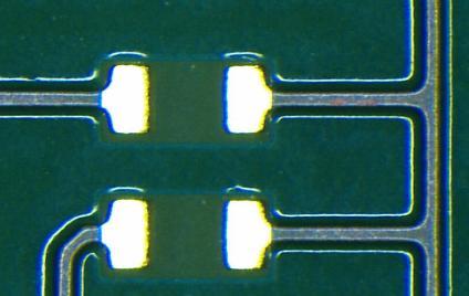 None Solder Mask Defined: Murata Silicon Capacitors - XTSC 400µm NiAu finishing Landing pad Varnish Metal Track In case of NSMD, it is recommended to place a varnish in the metal track to limit the