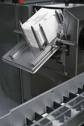 2 LEAFLET FOLDING UNIT The leaflet folding unit is completely visible and easy to clean in case of jam All kind of GUK models can be fitted (e.g. prefolded magazine, magazine up to 600 mm leaflet from reel etc.
