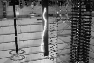 Therefore, the lightning impulse strength of the air gap between the energized insulator and grounded electrode became higher than the surfaces of insulator and pole in this case.