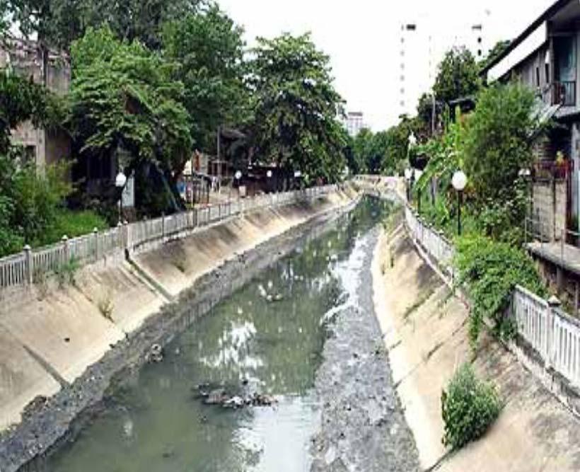 Water Pollution Mae Kha canal at Saeng Tawan intersection contains polluted water and causes unpleasant