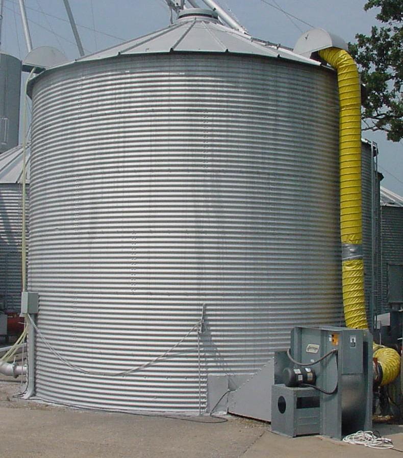 METHODOLOGY FOR EMPTY BIN HEAT TREATMENT AND LONGTERM GRAIN STORAGE TRIALS AT PURDUE UNIVERSITY DURING THE 2006-07 CROP YEAR Dirk E. Maier and Dale Jude P.