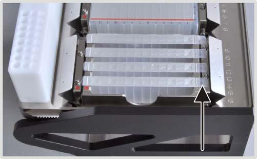 Caution: Load the sample tray evenly in both adapters (see below)!
