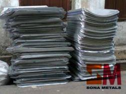 Aluminium offset Scrap Aluminium offset scrap sheets are also available with us.