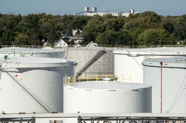 Current Assets Toledo Tank Farm #2 (1) Tank Farm #2 serves the Toledo refinery s operations and product distribution activities Activities include: Crude oil and product storage Propane truck loading