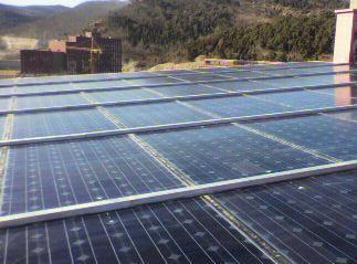 Actual performance of AS-LR Coat Part 2 Panel without coating Panel with coating These two pictures show solar panels placed in a mountainous area in northeastern China for 6 months.