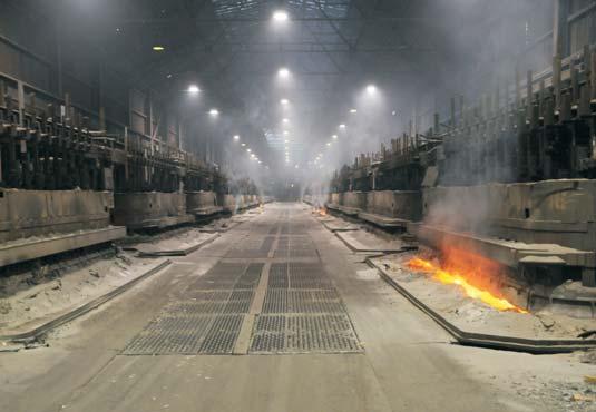 Aluminum manufacturing process Aluminum metal is extracted from raw alumina using an electro-chemical reduction process that takes place within a steel-encased pot. 2.