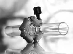 Vacuum measuring devices can, for example, easily be connected to glass systems by means of metal flanges. Blank flanges can be used as inspection glasses.